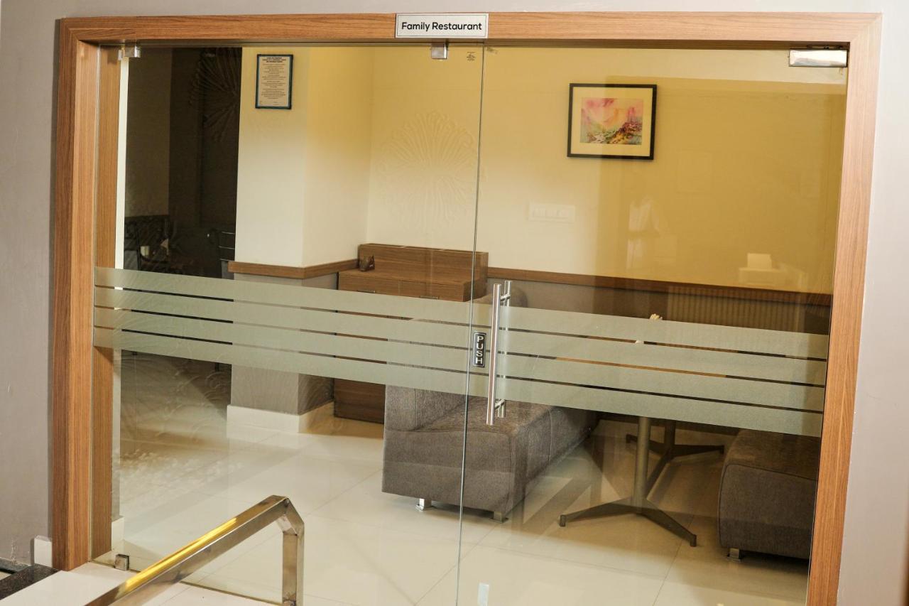 Gino Tourist Home Kochi Luaran gambar